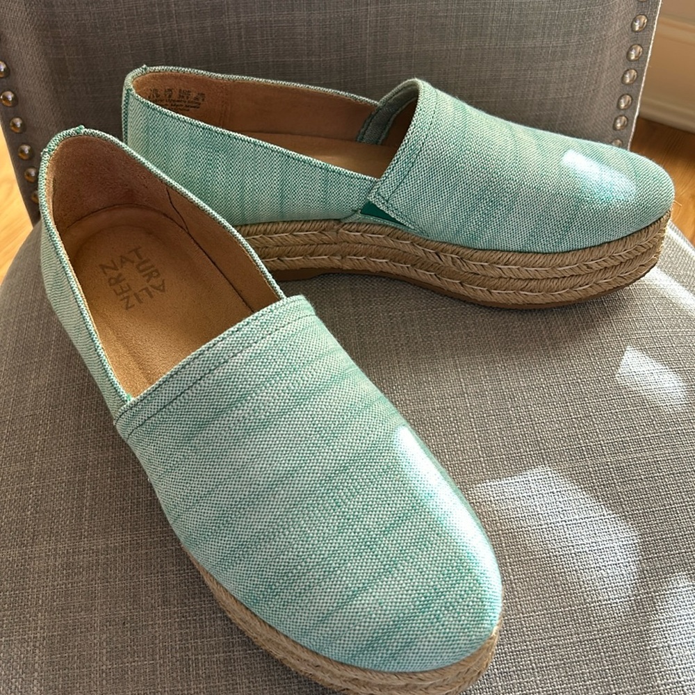 Naturalizer Espadrilles cute light aqua blue 9.5-10 Wide more like a SIZE 10